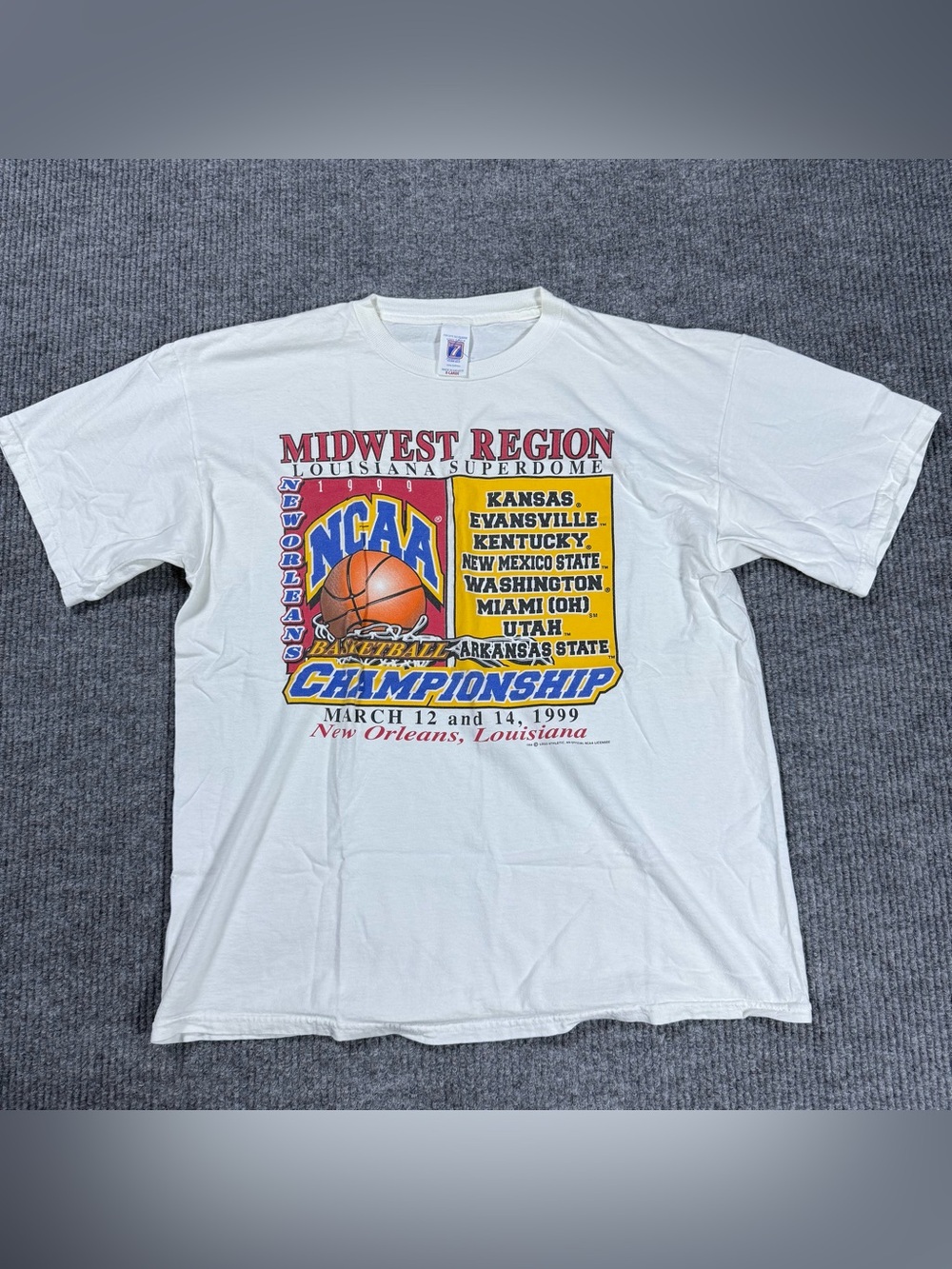 Vintage NCAA 1999 Tournament March Madness College T-Shirt Logo 7 White Size XL